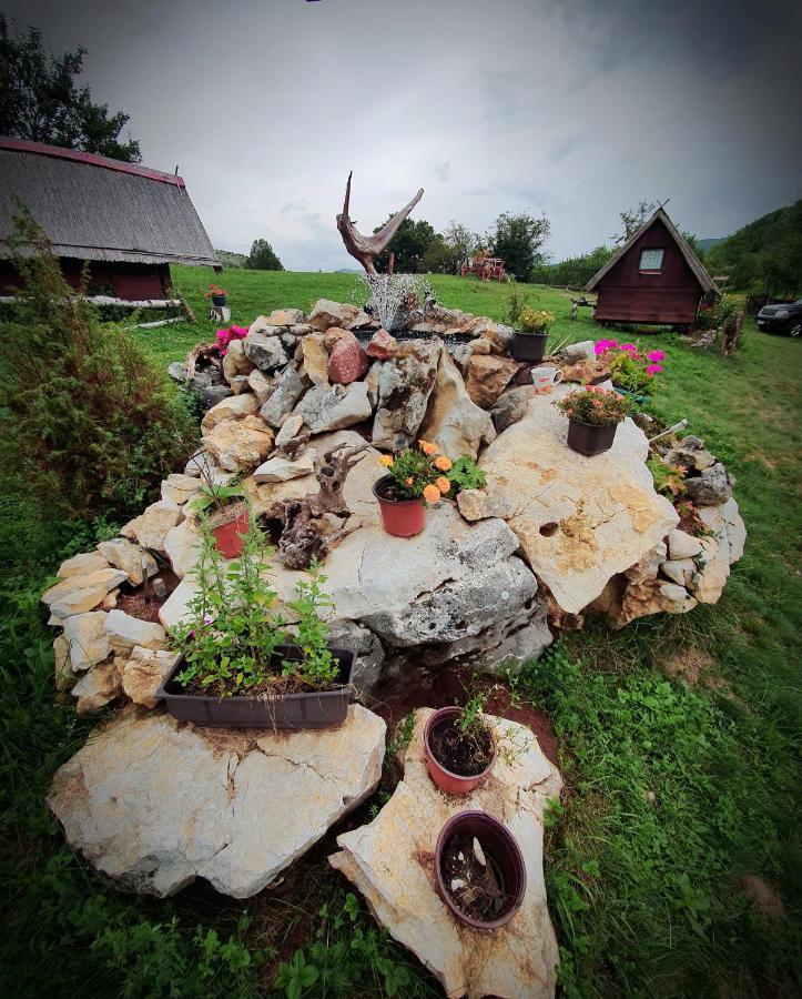 Log Cabin Uvac Nova Varos Bagian luar foto