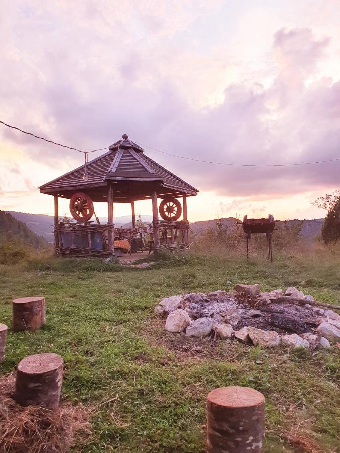 Log Cabin Uvac Nova Varos Bagian luar foto