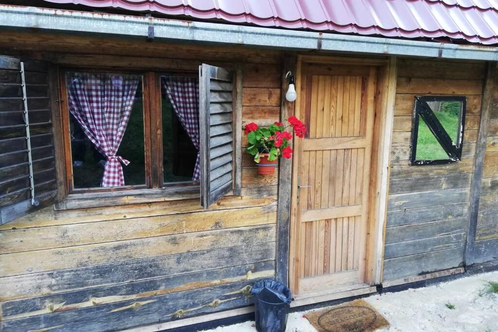 Log Cabin Uvac Nova Varos Bagian luar foto