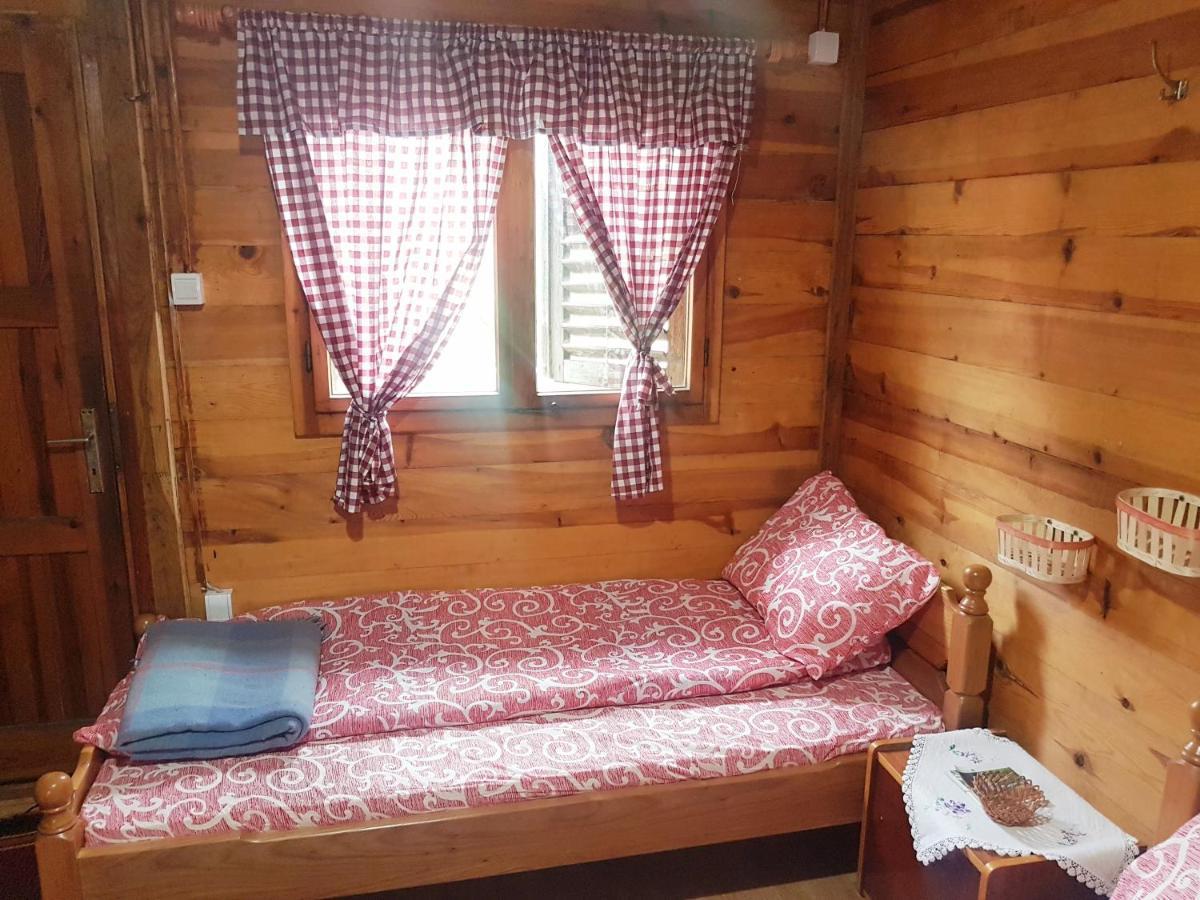 Log Cabin Uvac Nova Varos Bagian luar foto
